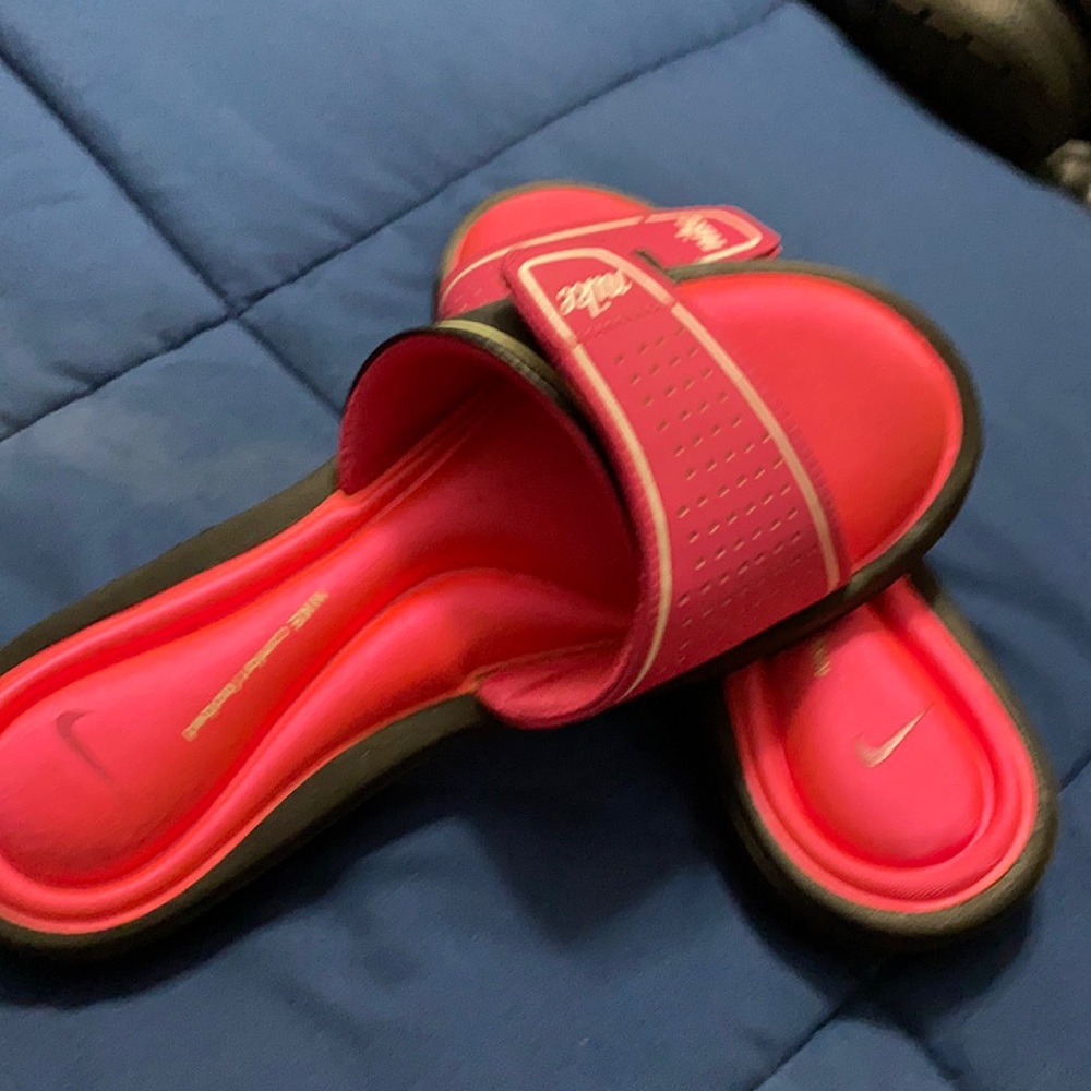 Women’s Nike slides